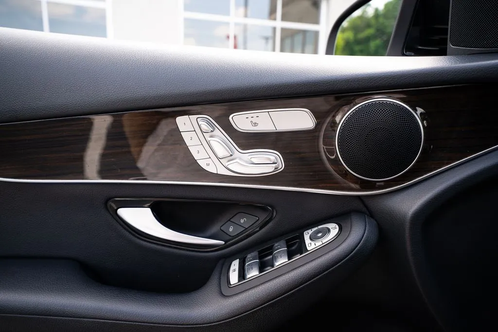 Mercedes-Benz GLC photo 27