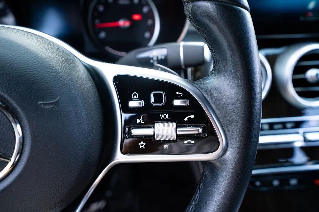 Mercedes-Benz GLC photo 34