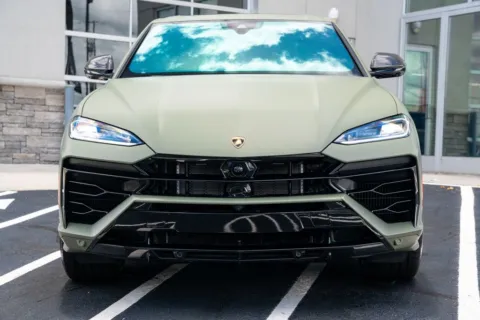 More photos of 2025 Lamborghini Urus SE at Atlanta Autos, GA