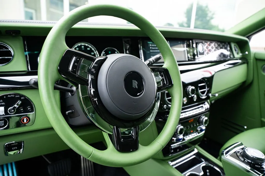 2023 Rolls-Royce Phantom Base - Photo 32