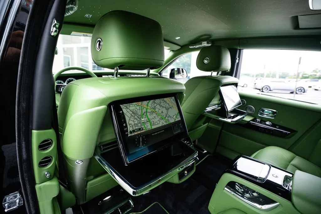 2023 Rolls-Royce Phantom Base - Photo 52