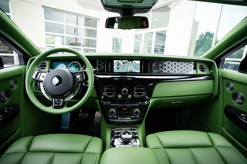 2023 Rolls-Royce Phantom Base - Photo 56