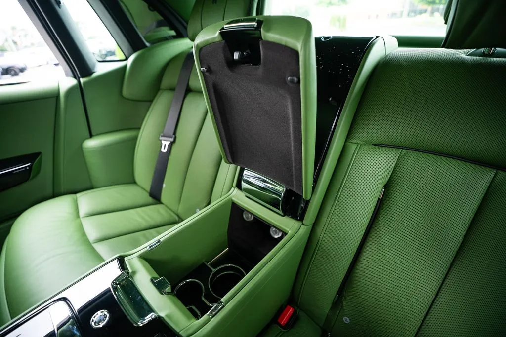 2023 Rolls-Royce Phantom Base - Photo 60