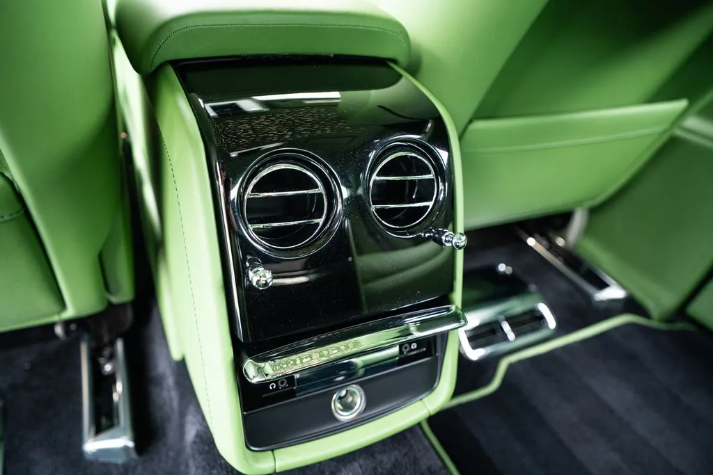 2023 Rolls-Royce Phantom Base - Photo 55