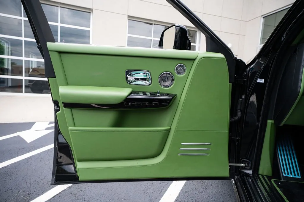 2023 Rolls-Royce Phantom Base - Photo 28