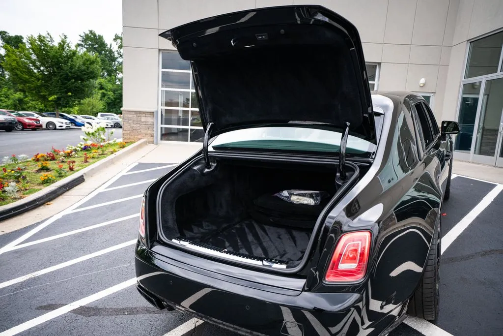 2023 Rolls-Royce Phantom Base - Photo 62