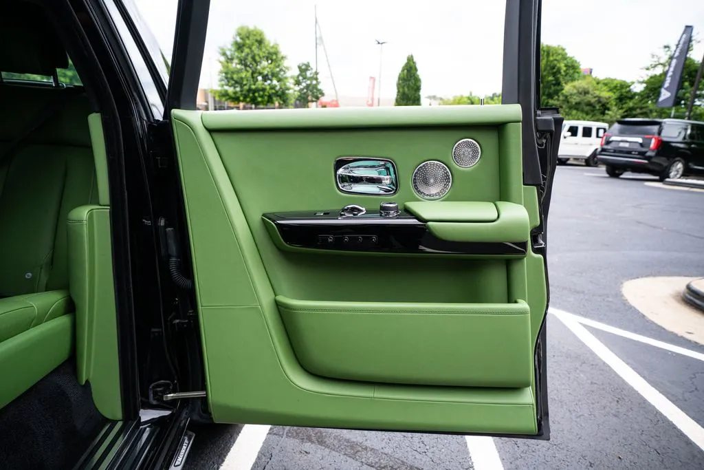 2023 Rolls-Royce Phantom Base - Photo 50