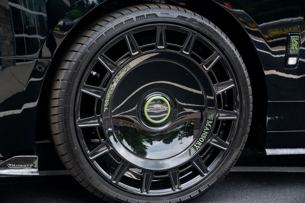2023 Rolls-Royce Phantom Base - Photo 24