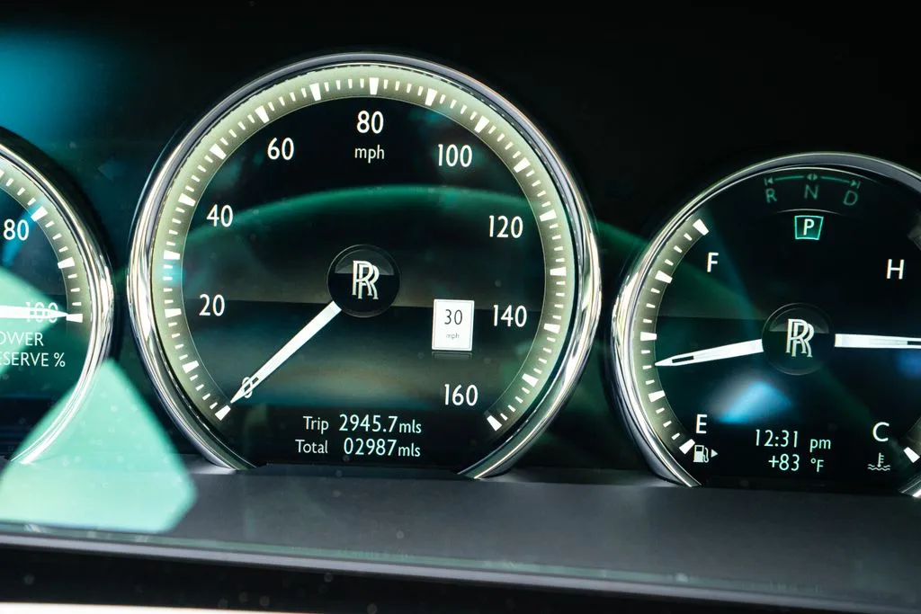 2023 Rolls-Royce Phantom Base - Photo 39