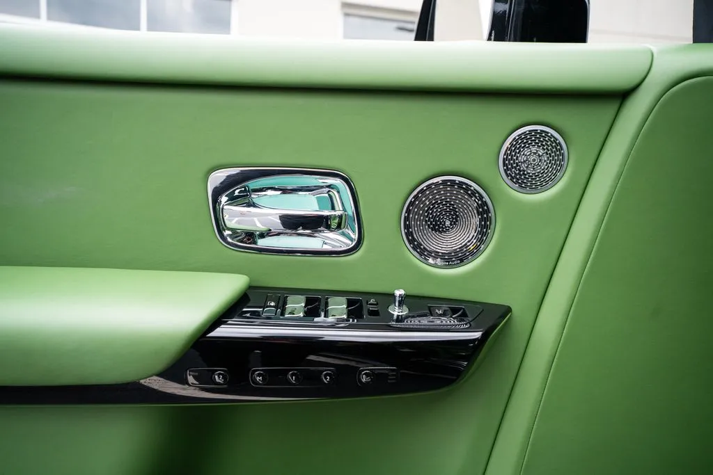 2023 Rolls-Royce Phantom Base - Photo 29
