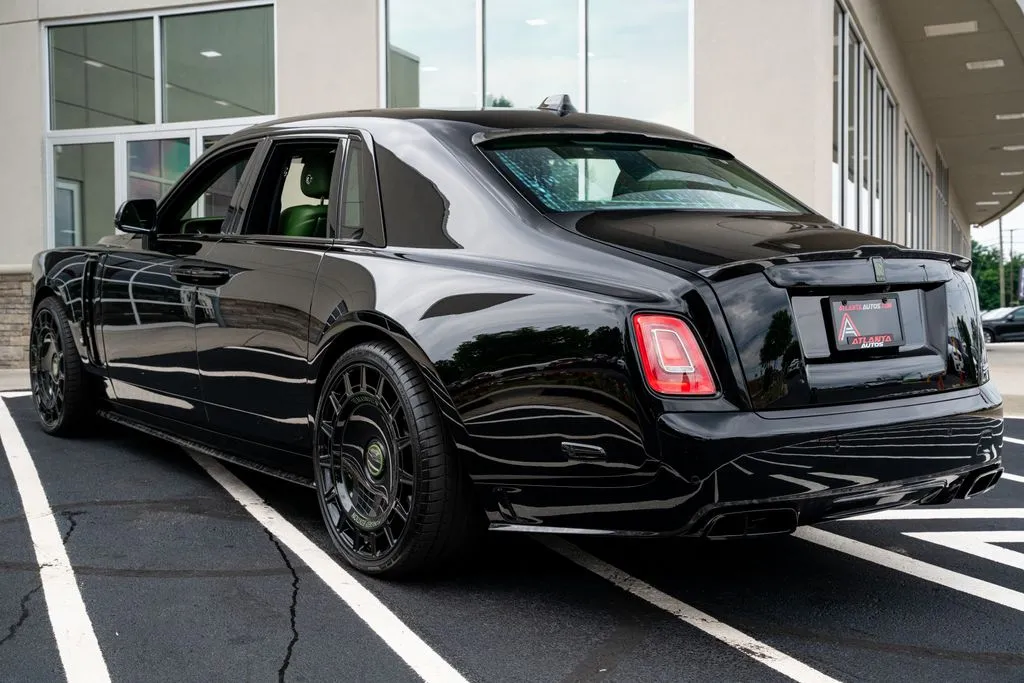2023 Rolls-Royce Phantom Base - Photo 19