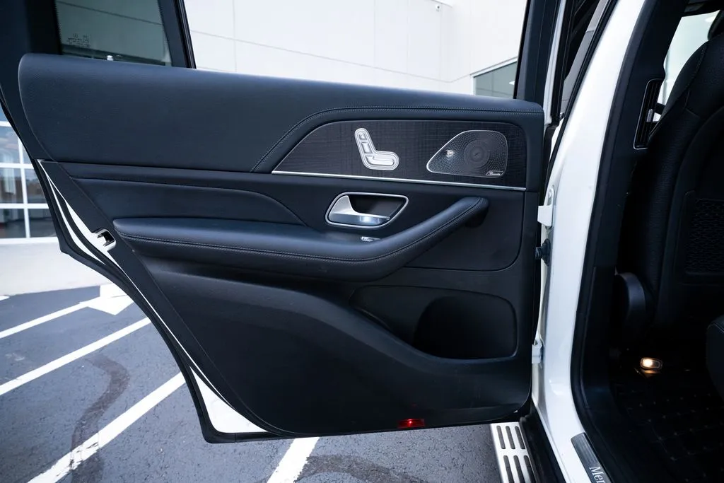 Mercedes-Benz GLS photo 43