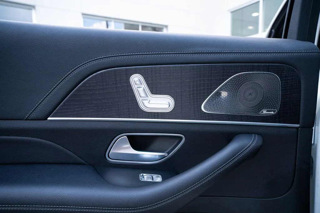 Mercedes-Benz GLS photo 44