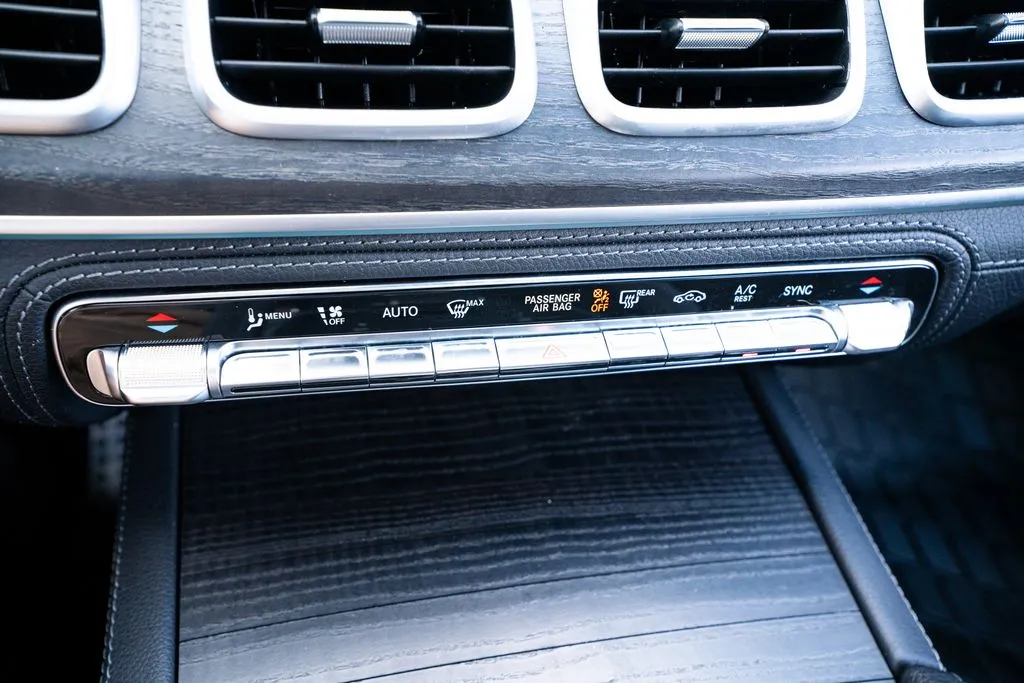 Mercedes-Benz GLS photo 39