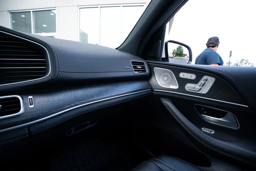 Mercedes-Benz GLS photo 42