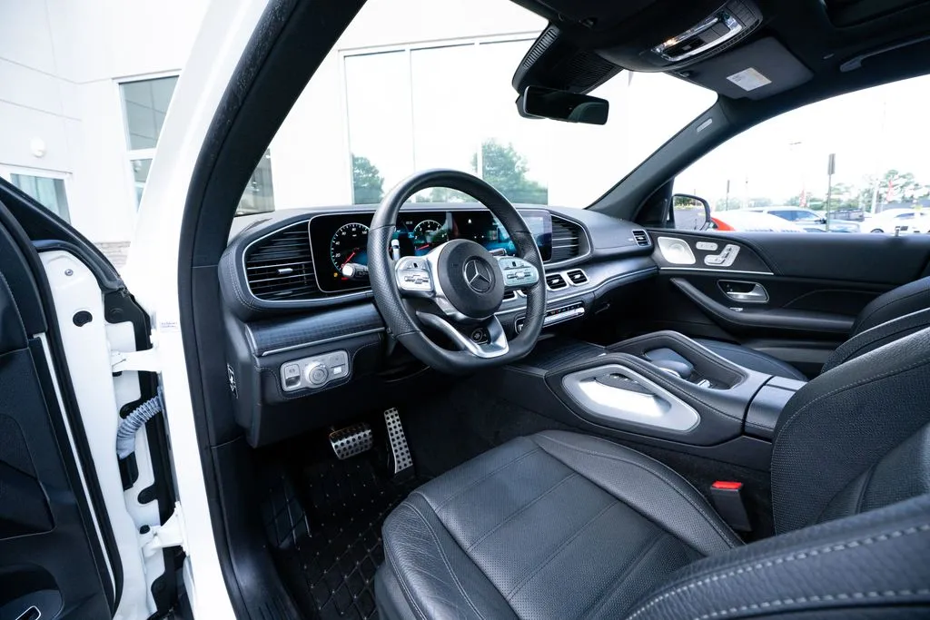 Mercedes-Benz GLS photo 27