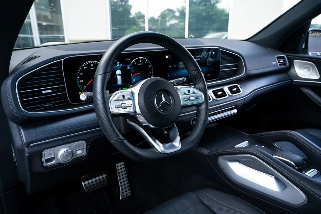 Mercedes-Benz GLS photo 28