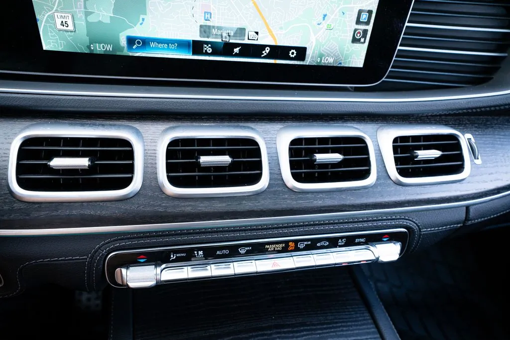 Mercedes-Benz GLS photo 38