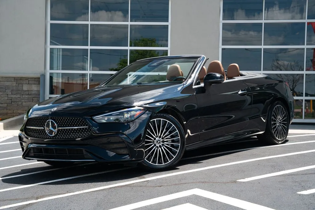 Mercedes-Benz CLE photo 2