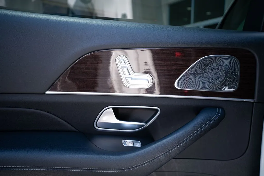 Mercedes-Benz GLS photo 43