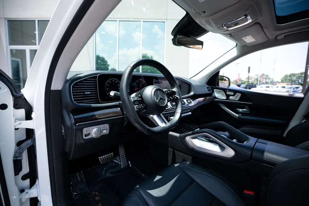Mercedes-Benz GLS photo 25