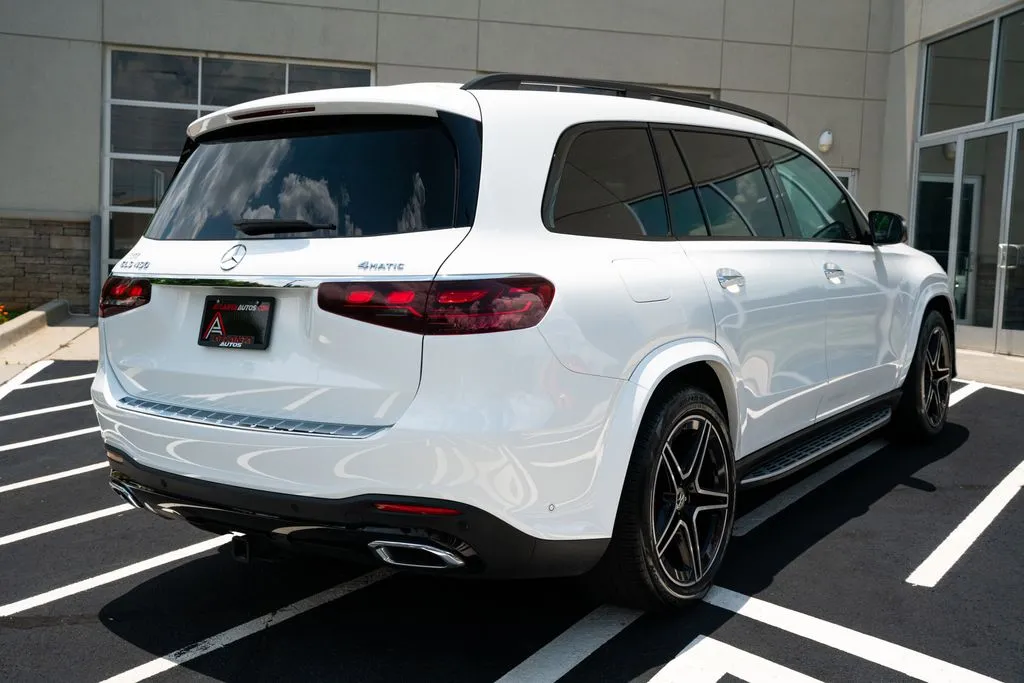 Mercedes-Benz GLS photo 11