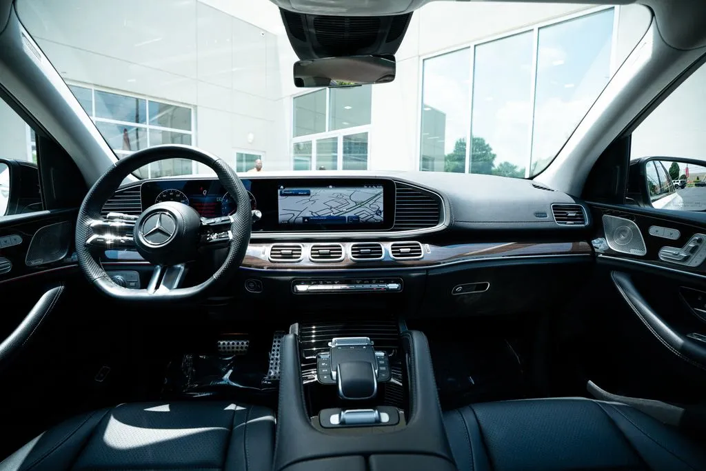 Mercedes-Benz GLS photo 47
