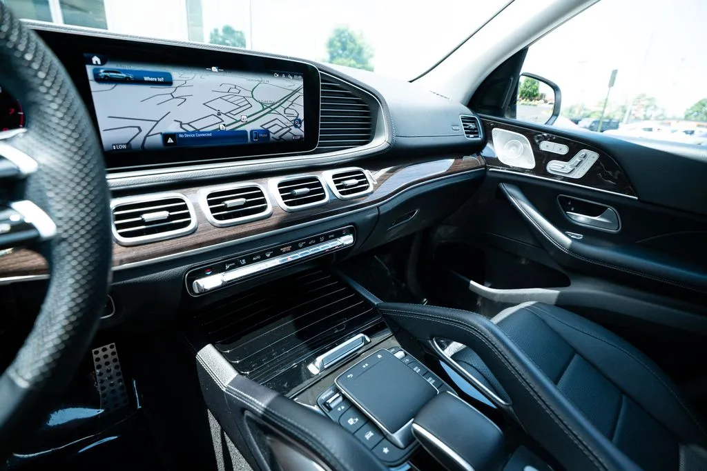 Mercedes-Benz GLS photo 33