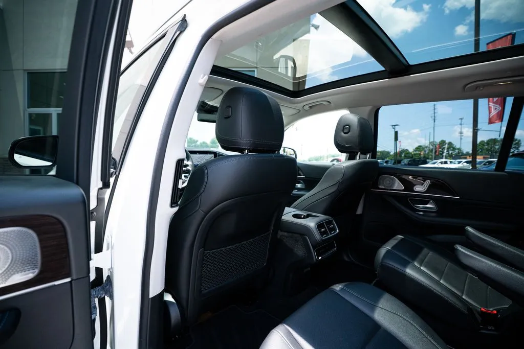 Mercedes-Benz GLS photo 44