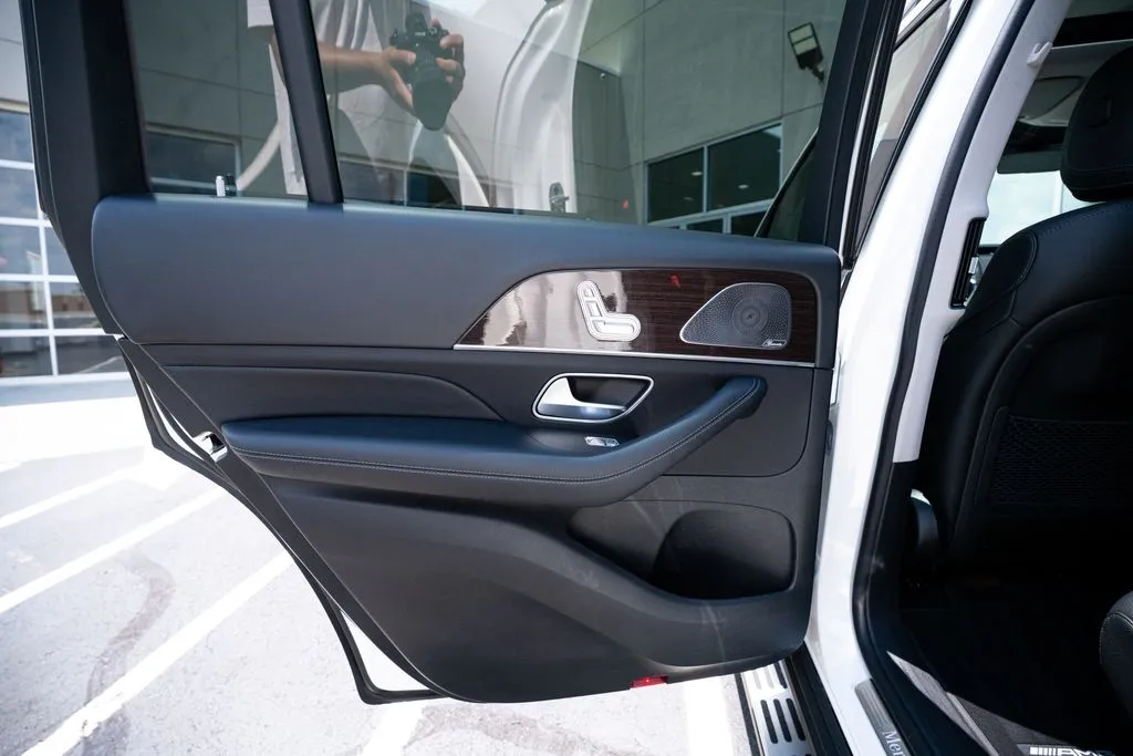 Mercedes-Benz GLS photo 42