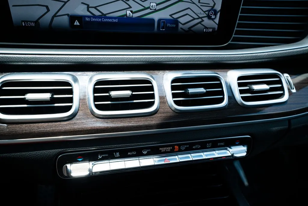Mercedes-Benz GLS photo 36