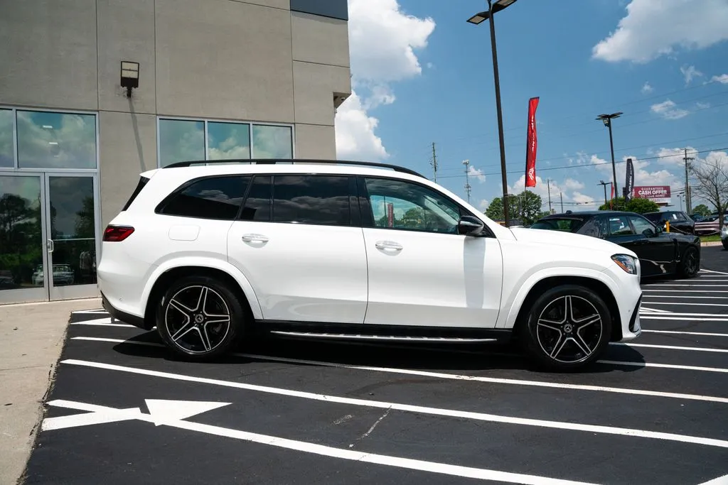 Mercedes-Benz GLS photo 10