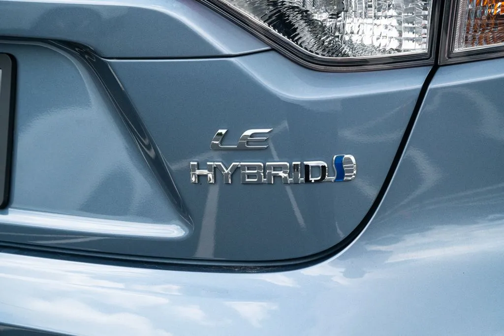 Toyota Corolla Hybrid photo 14