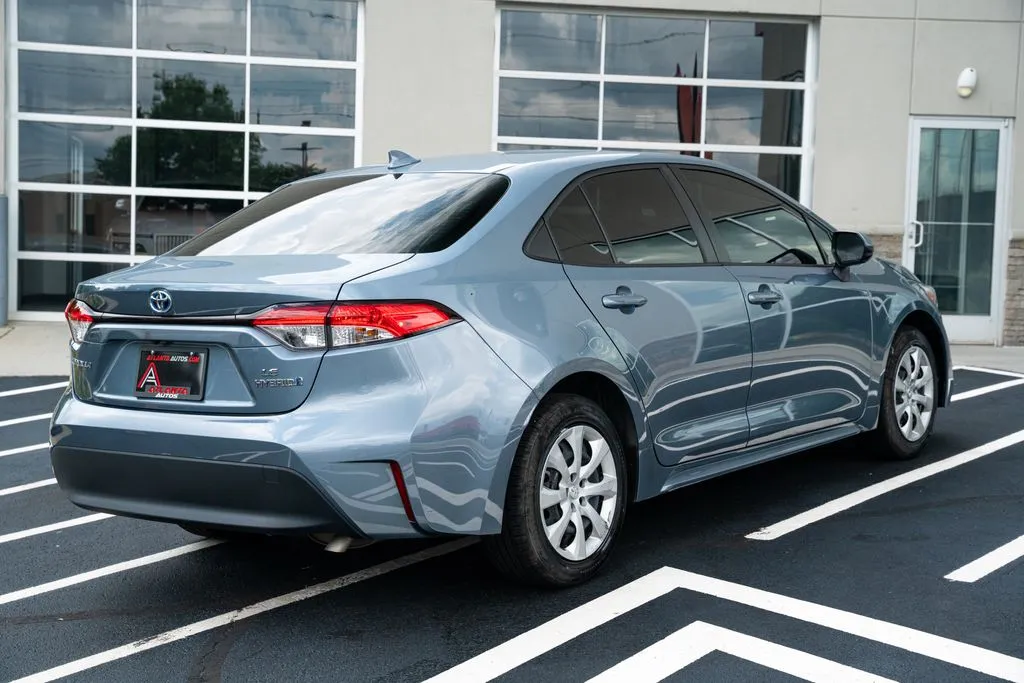 Toyota Corolla Hybrid photo 11