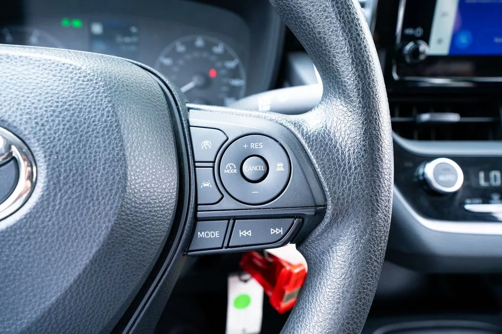 Toyota Corolla Hybrid photo 30
