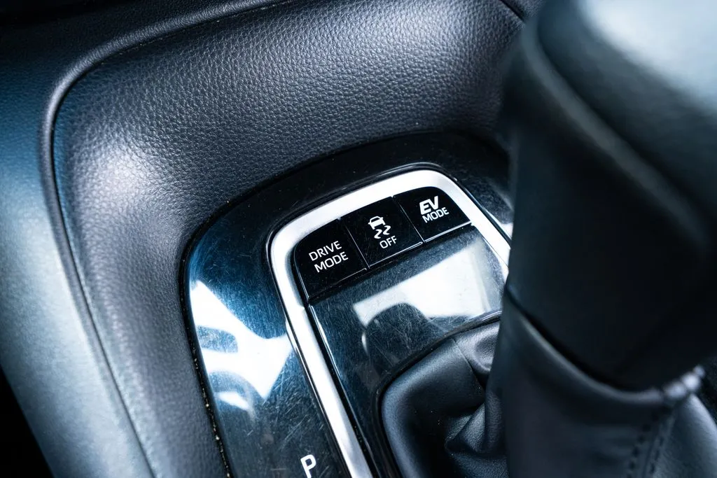 Toyota Corolla Hybrid photo 36