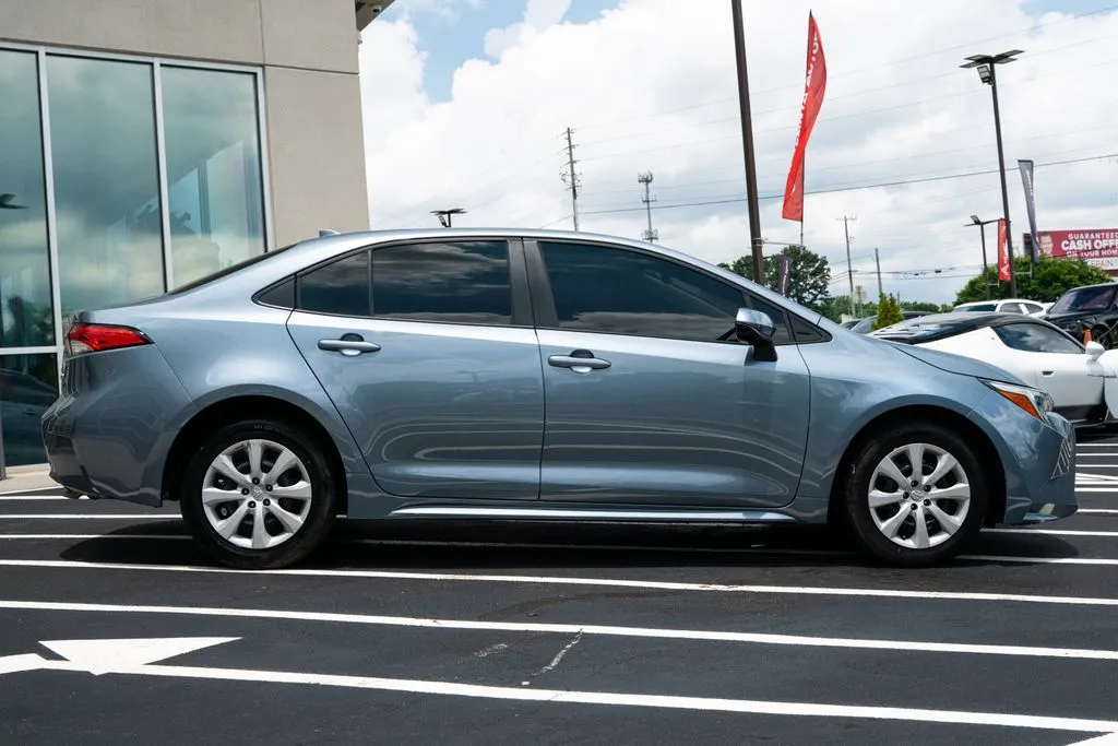 Toyota Corolla Hybrid photo 10