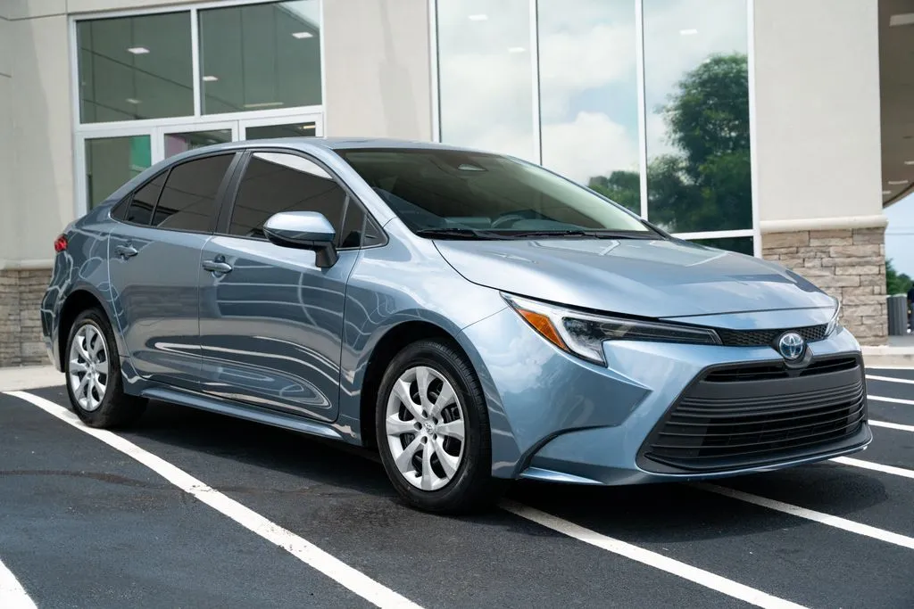 Toyota Corolla Hybrid photo 7