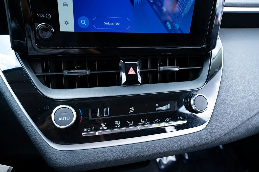 Toyota Corolla Hybrid photo 35