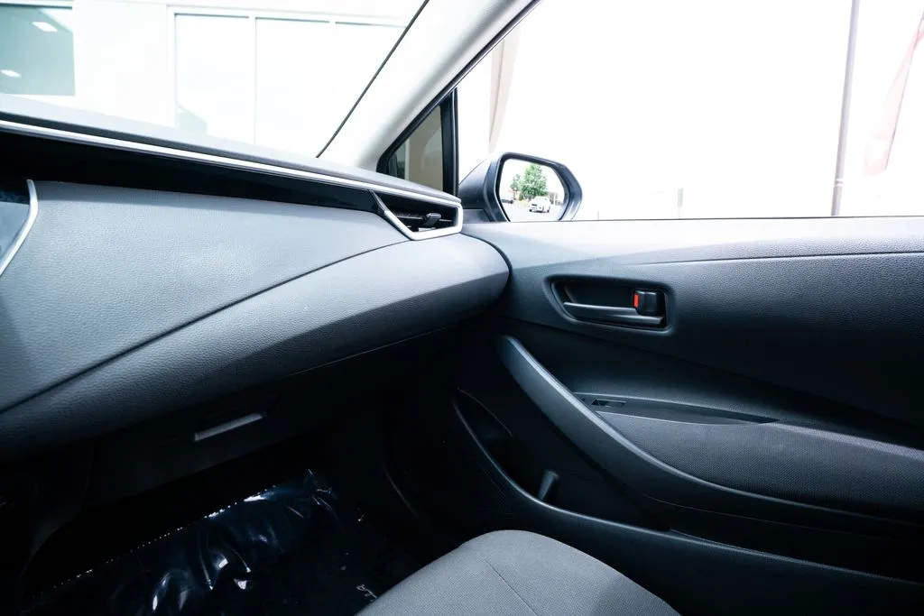 Toyota Corolla Hybrid photo 38