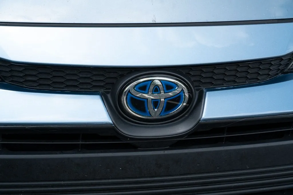 Toyota Corolla Hybrid photo 6