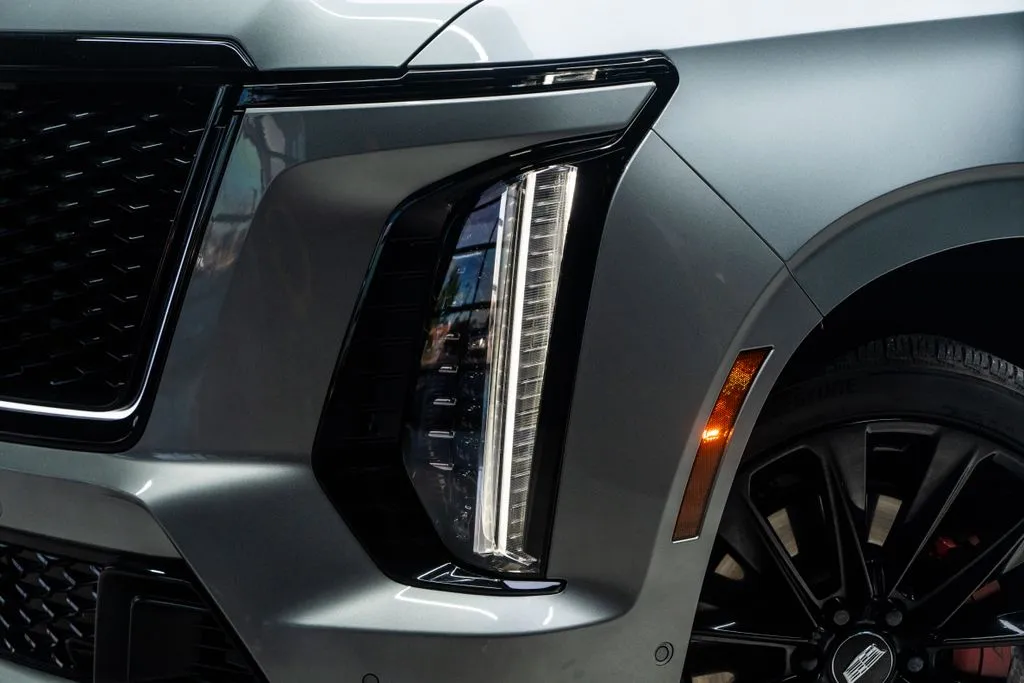 Cadillac Escalade photo 3