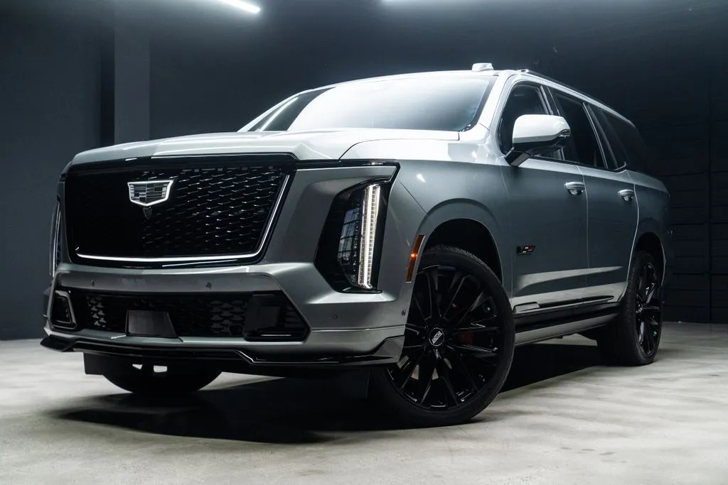 Cadillac Escalade photo 2