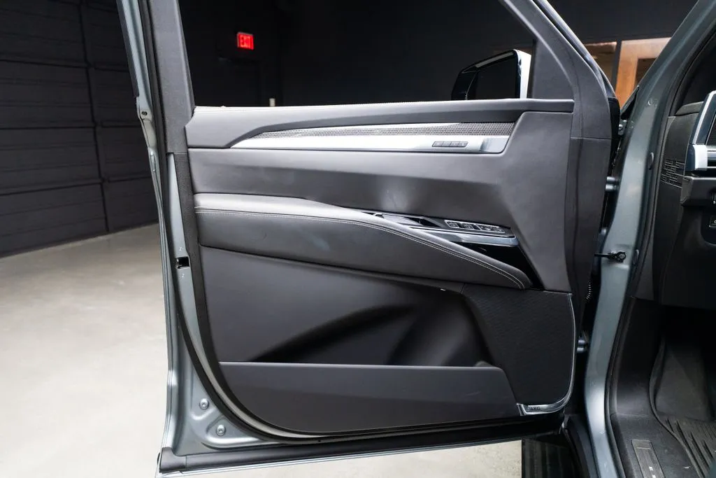 Cadillac Escalade photo 28