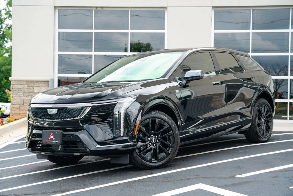 Cadillac OPTIQ photo 2