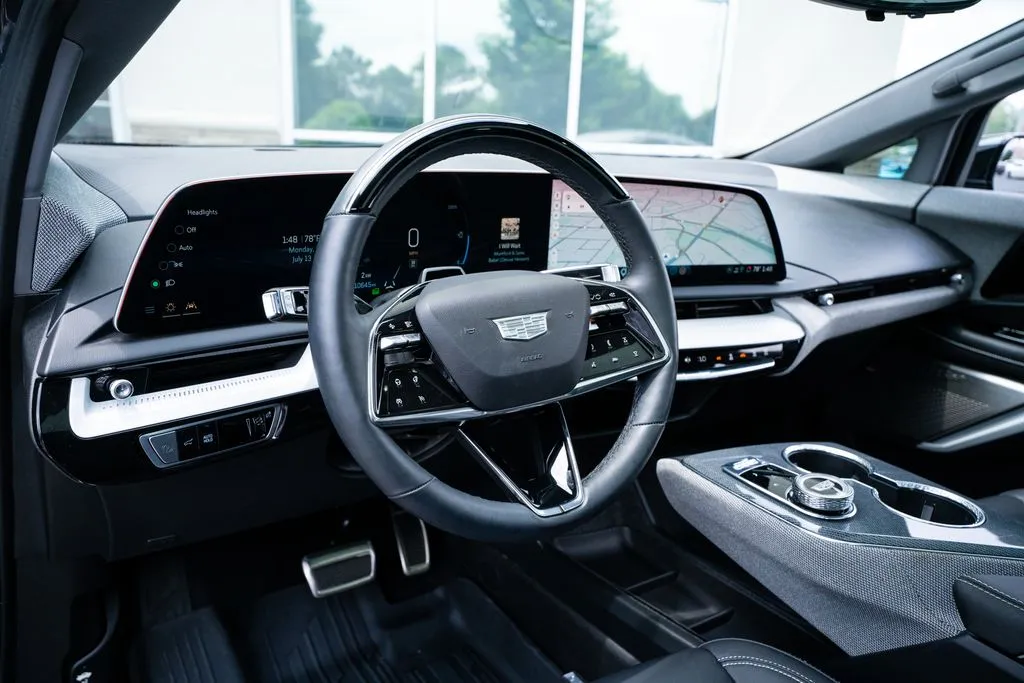 Cadillac OPTIQ photo 29