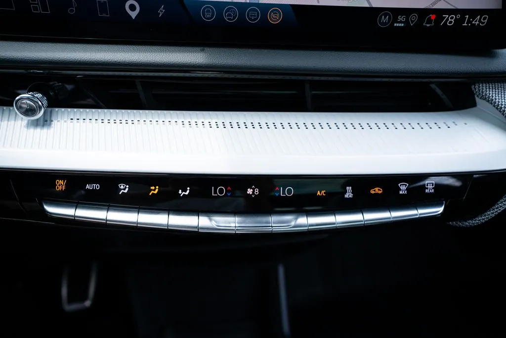 Cadillac OPTIQ photo 40