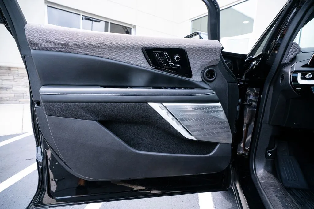 Cadillac OPTIQ photo 26