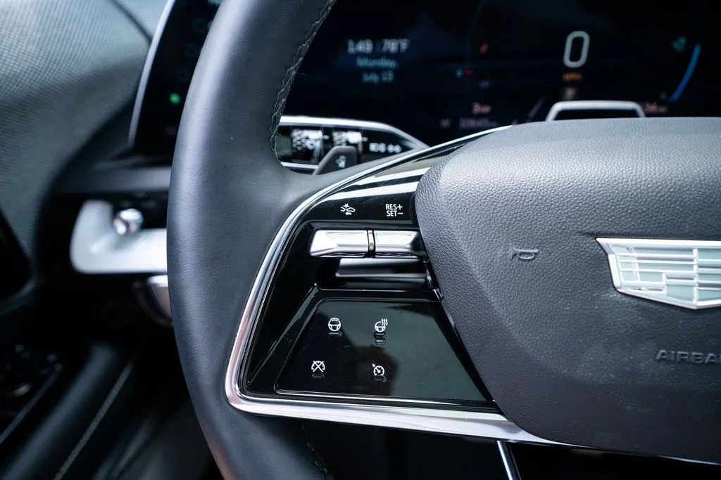 Cadillac OPTIQ photo 34