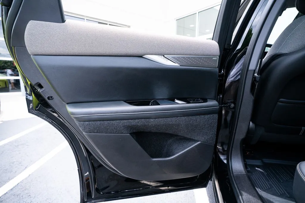 Cadillac OPTIQ photo 44
